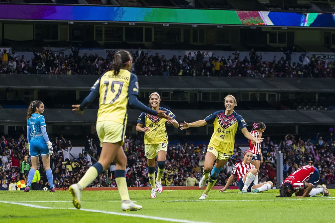 Al 38’, un autogol de Miriam Castillo le daba el 2-0 a las Águilas y parecía que sería goleada para las locales.