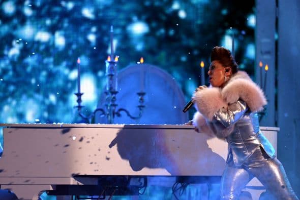 El piano fue parte central de su actuación.