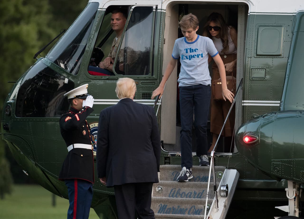 Luego de finalizar la escuela en Nueva York, Barron Trump (11 años) se muda definitivamente a Washington con su padre, Donald Trump, quien habita la Casa Blanca desde el 20 de enero de 2017. En esta ciudad, el menor de los cinco hijos del Presidente comezará su nuevo año escolar.