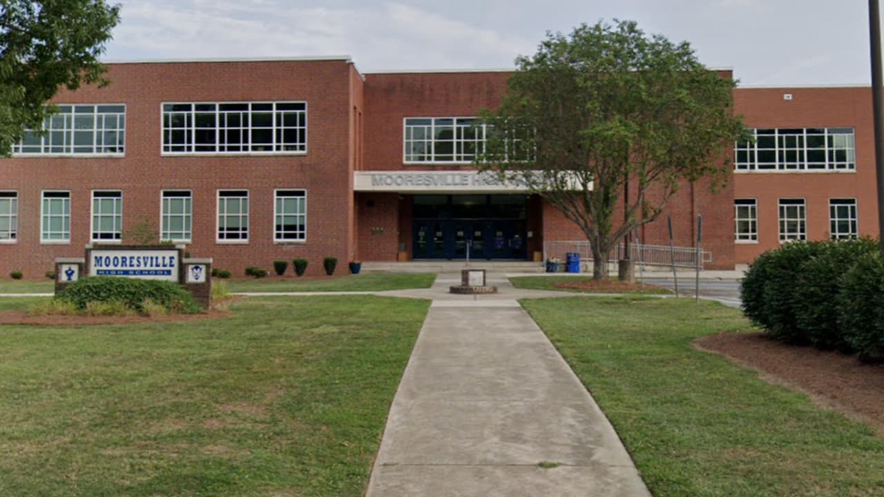 Investigan aparente suicidio en una escuela secundaria de Carolina del Norte