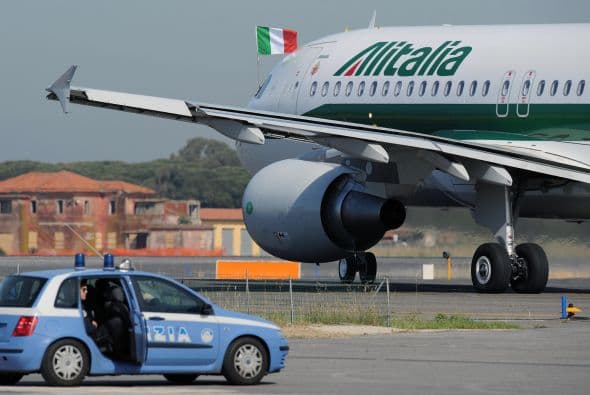 Actualmente la compañía italiana sigue brindando su servicios aéreos y está a la espera de un comprador.