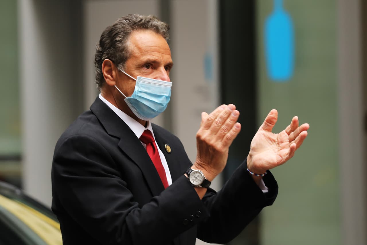 Cuomo es el tercer gobernador con mayor aprobación en el manejo de la pandemia