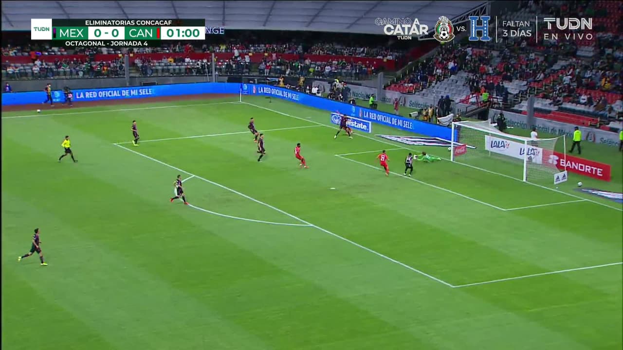 Arranca el partido y la pelota está en juego.