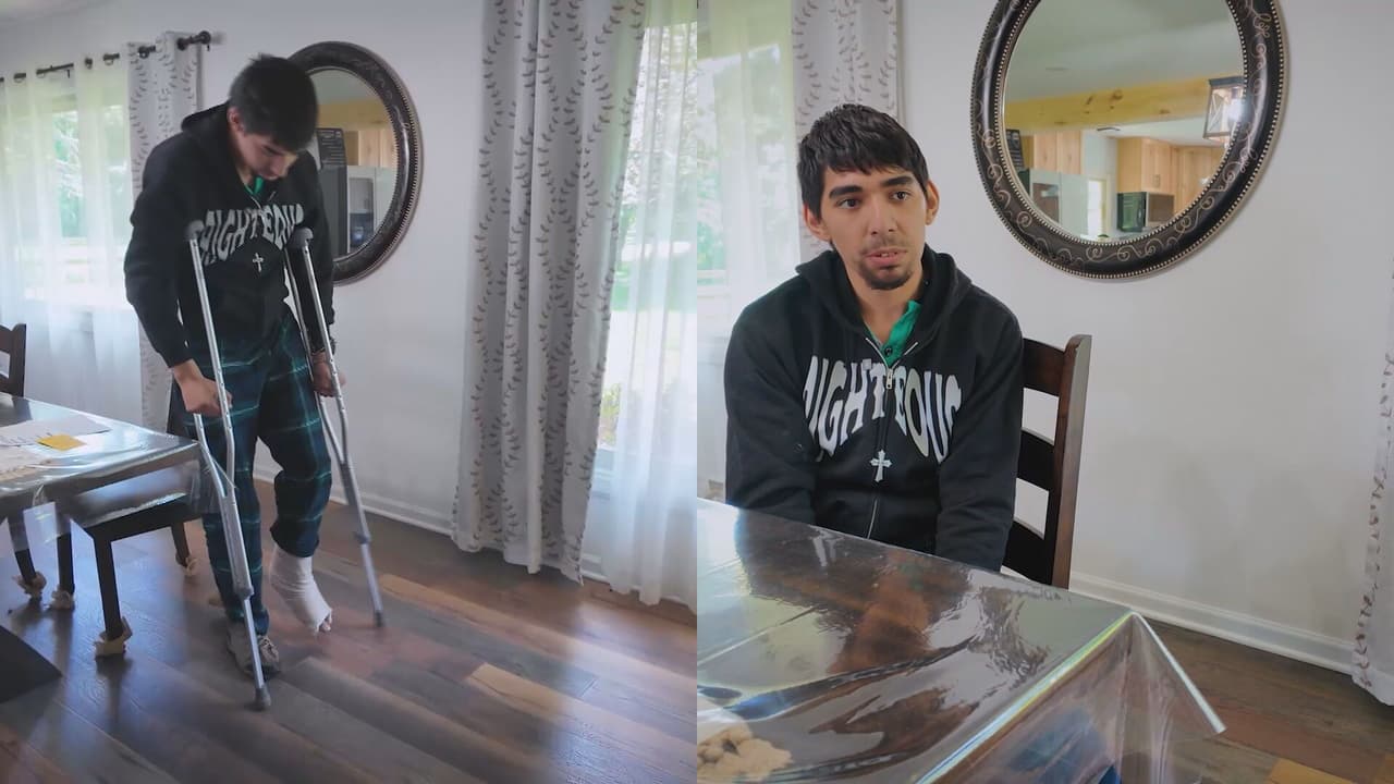 Joven latino es atropellado mientras iba al trabajo en Aurora y sobrevive; conductor huyó de la escena