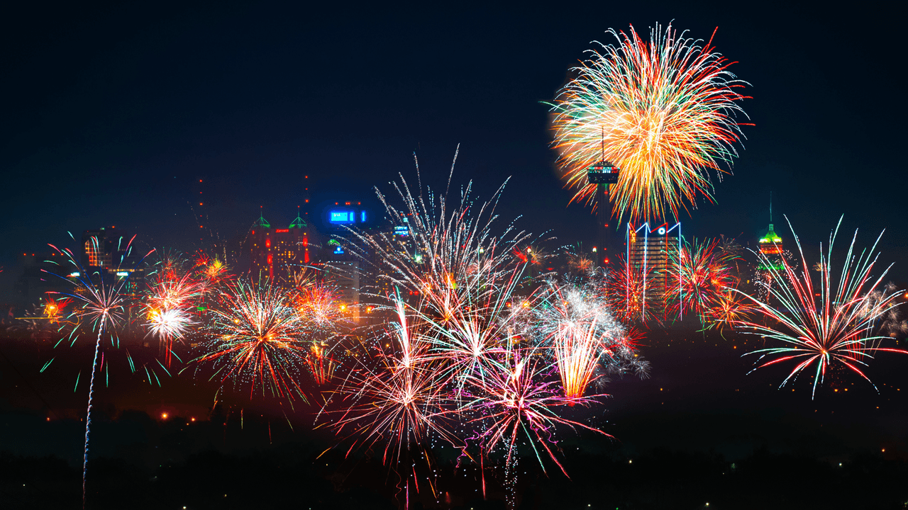 <h2 class="cms-H2-H2">Hemisfair Park</h2>
<br>¿Listo para festejar año nuevo? En Hemisfair Park, la ciudad hará el festejo oficial para darle la bienvenida al 2024. Habrá música en vivo, pirotecnia, juegos de carnaval y venta de comida y de bebidas como cocteles, vino y cerveza. Los fuegos artificiales serán en Market Street, entre South Alamo Street y el Grand Hyatt. El evento es totalmente gratis.