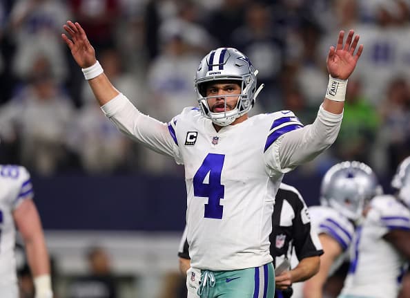 <b>Último cuarto: </b>Dak Prescott convierte una 3&14 en 1st&goal. Anota touchdown en la siguiente jugada y significó la victoria aún cuando Seattle anotó sobre el final.
<b> (Cowboys 24-14 Seahawks) </b>