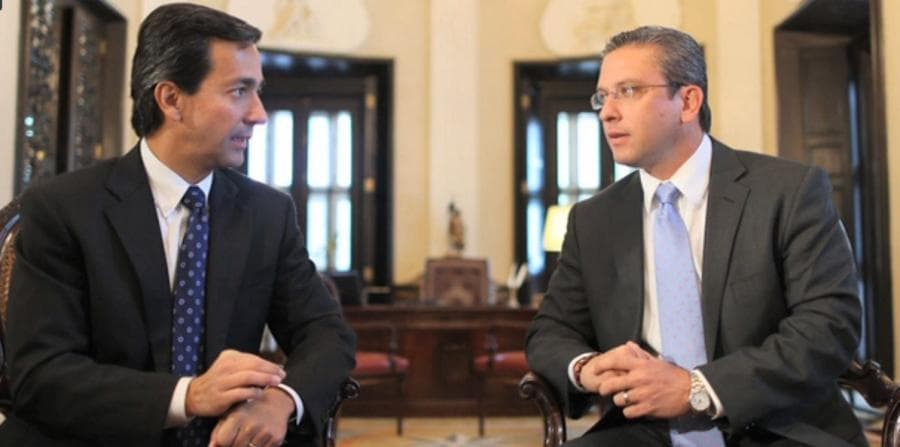 El gobernador ahora pelea con Luis Fortuño por Twitter