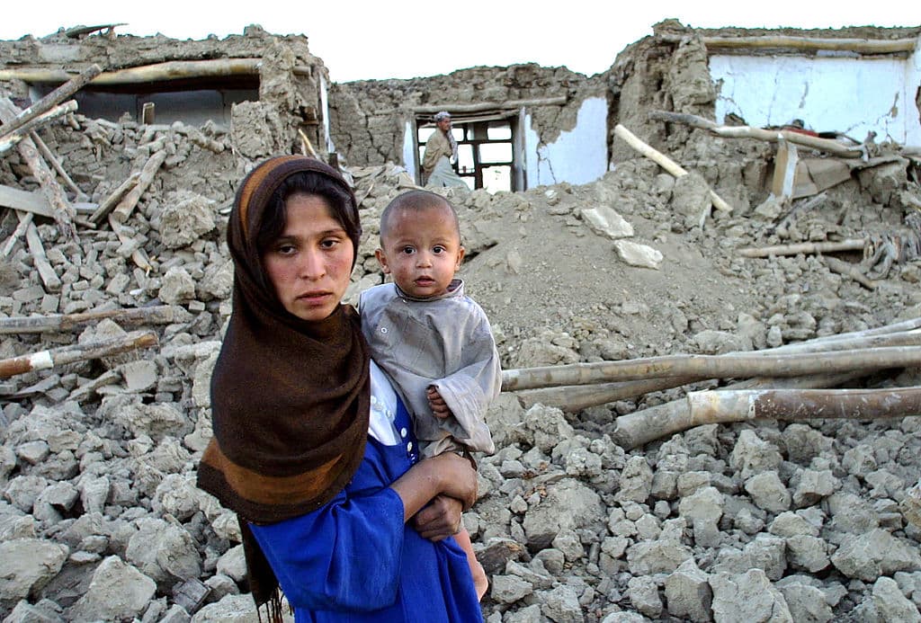 En octubre de 2015 un sismo de intensidad 7.5 registrado entre las zonas de Pakistán y Afganistán
<a href="https://www.univision.com/noticias/tragedias/suben-a-339-los-muertos-por-sismo-en-pakistan-y-afganistan" target="_blank">provocó la muerte de más 339 personas</a> en ambas naciones.
<br>