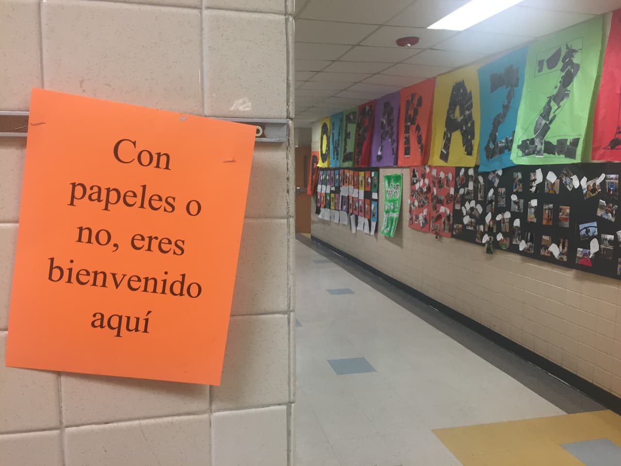 “Vivimos una cacería humana”: las escuelas también se preparan para las redadas de ICE