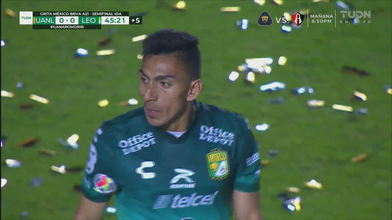 ¡Se salva Tigres! Ángel Mena por poco marca un golazo