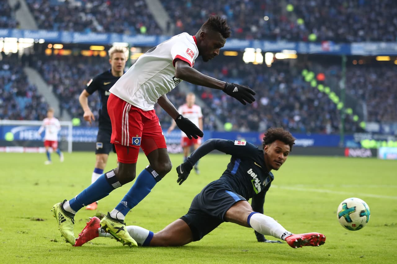 Fichan jugador de una edad y un nombre que no le corresponde