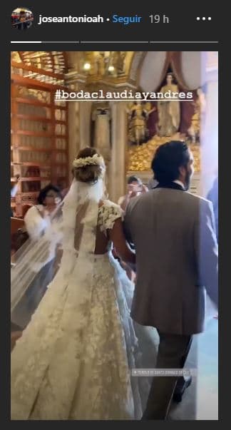 Luego de la ceremonia religiosa, Claudia y Andrés dieron pie a una tradición oaxaqueña.