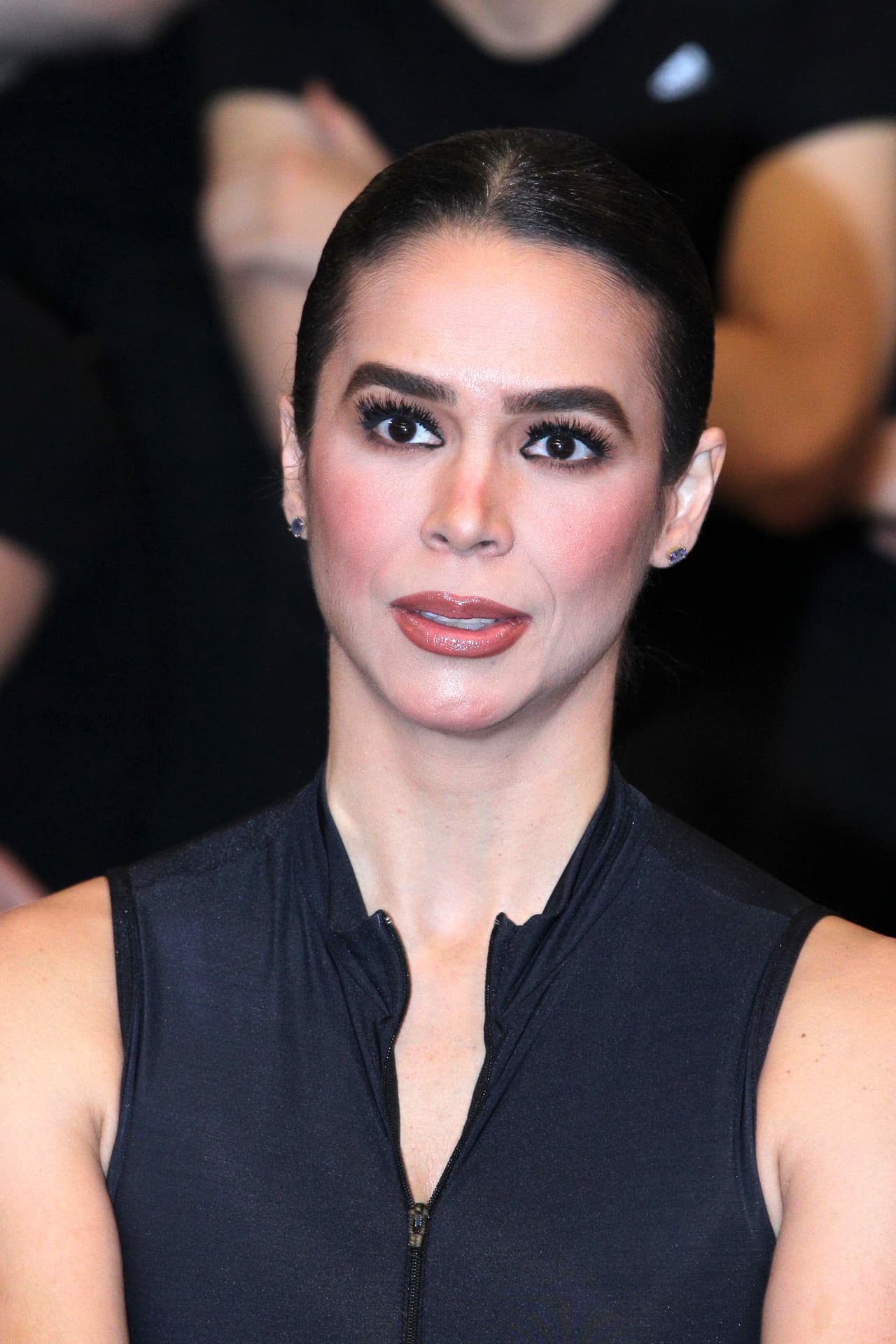 Y agregó: "Cuando eres mamá joven, bueno, físicamente quizá aguantas más pero también tienes que renunciar a ciertas cosas para dedicarles el tiempo, que cuando estás ahí y cuando amas serlo, no es ningún sacrificio, pero sí tienes que poner prioridades en la vida independientemente en la etapa en la que estés".