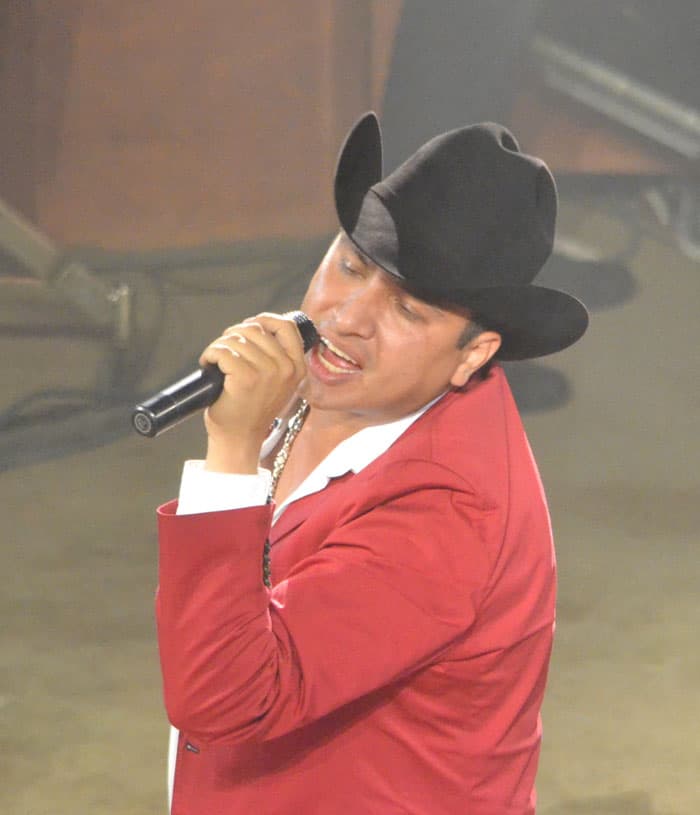 Y que sus voces tienen bastante similitud.