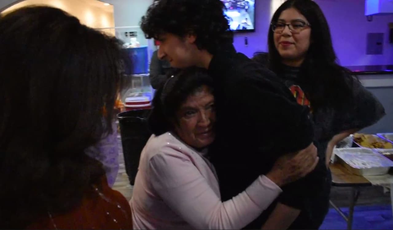 Familias enteras tuvieron la posibilidad de darse un abrazo nuevamente después de varios años viviendo separados.