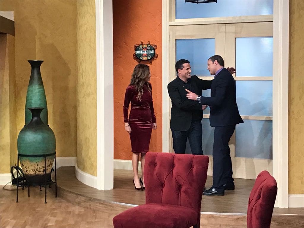Marco Antonio Regil llegó a nuestra casa y le dimos la bienvenida.