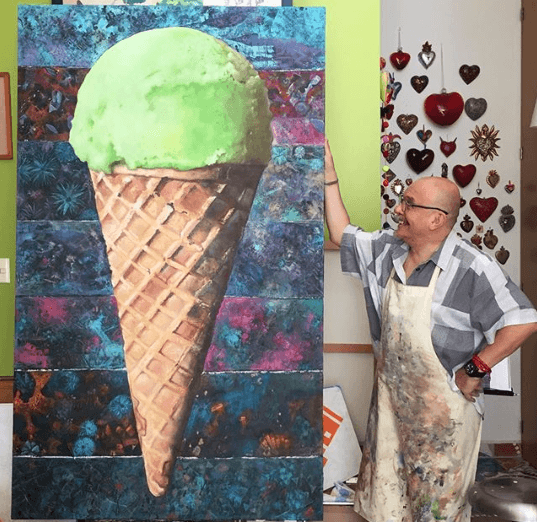 Su pasión por las artes lo ha llevado a mostrar su trabajo en distintas expocisiones.