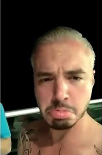 ¿Y esa carita? Parece que se tomará selfies en cada momento y situación.