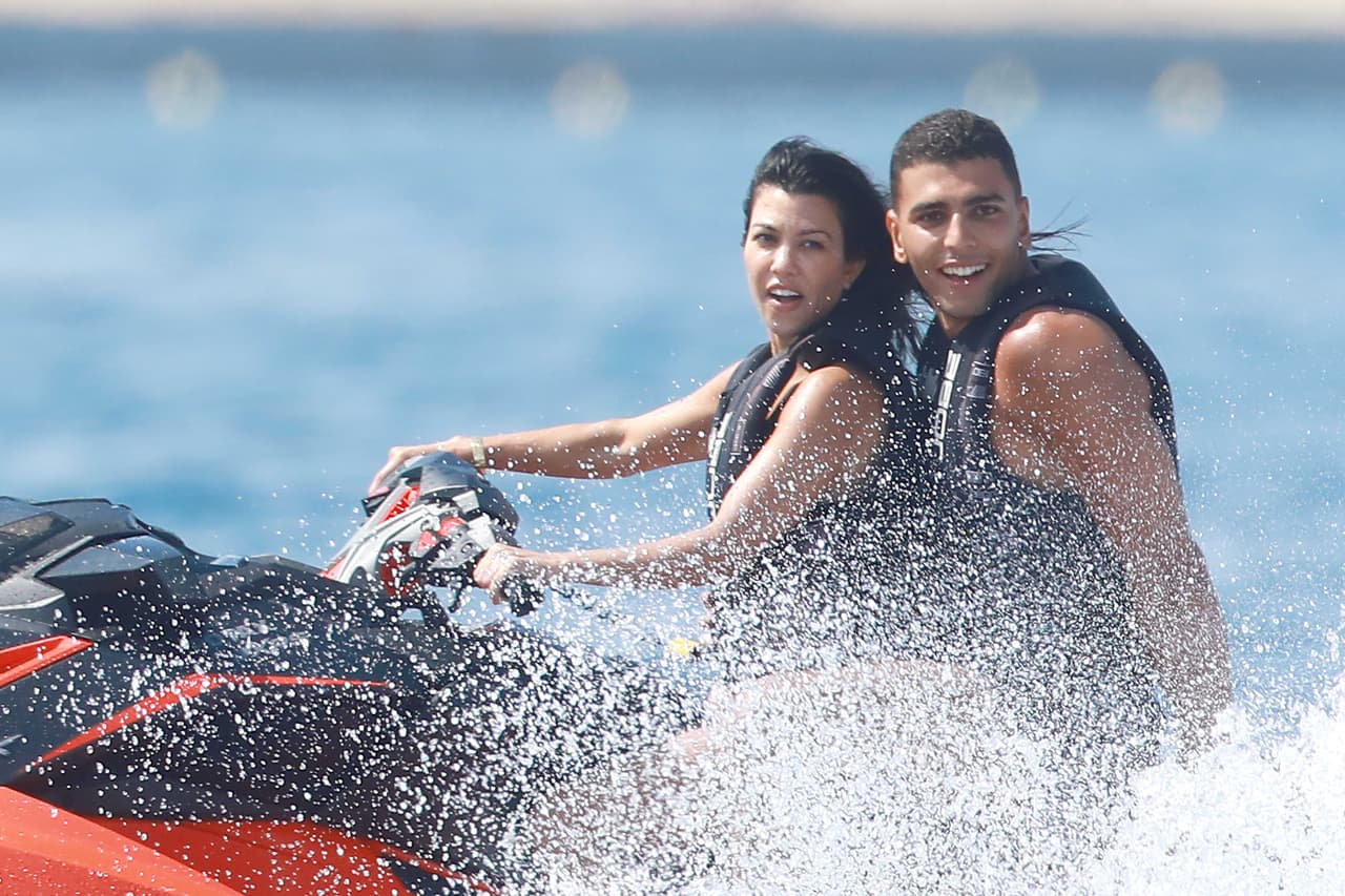 Iban y venían rumores sobre una ruptura con su "eterno novio" tras consistentes infidelidades, pero no fue hasta el 2016 cuando comenzó a salir con su nueva pareja, el exboxeador Younes Bendjima.