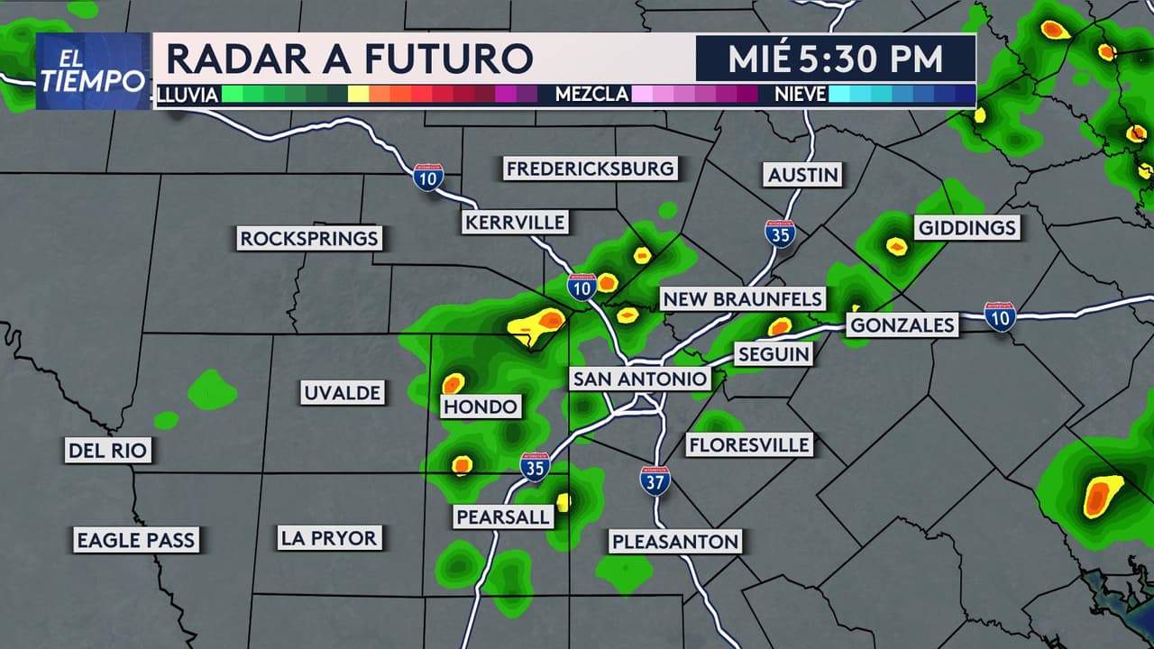 El radar para las 5:30pm pronostica que las tormentas sigan en zonas de Hondo, el norte de San Antonio, así como New Braufels.