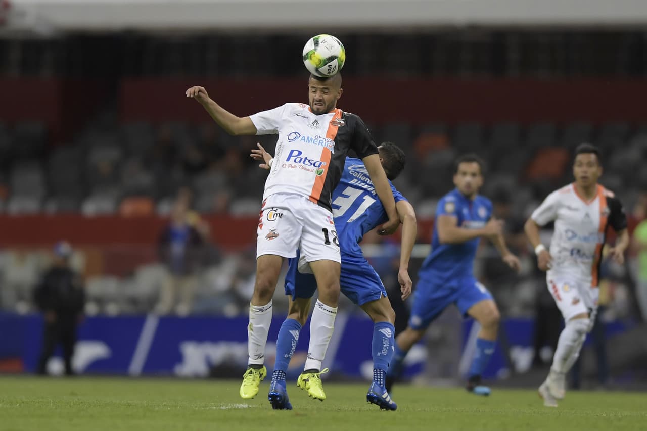 A pesar de los seis minutos que que se añadieron y de las insistentes llegadas de La Máquina en el tiempo de compensación, incluso con Guillermo Allison yendo a rematar, Alebrijes ni se despeinó y eliminó al campeón.