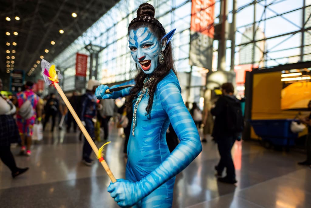 Tampoco el disfraz de Na'vi, la tribu que aparece en la película de James Cameron, Avatar.