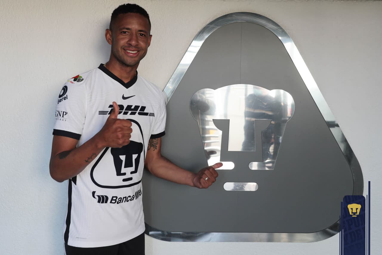 ¡Ya llegó Gabriel! Pumas oficializa a panameño Torres