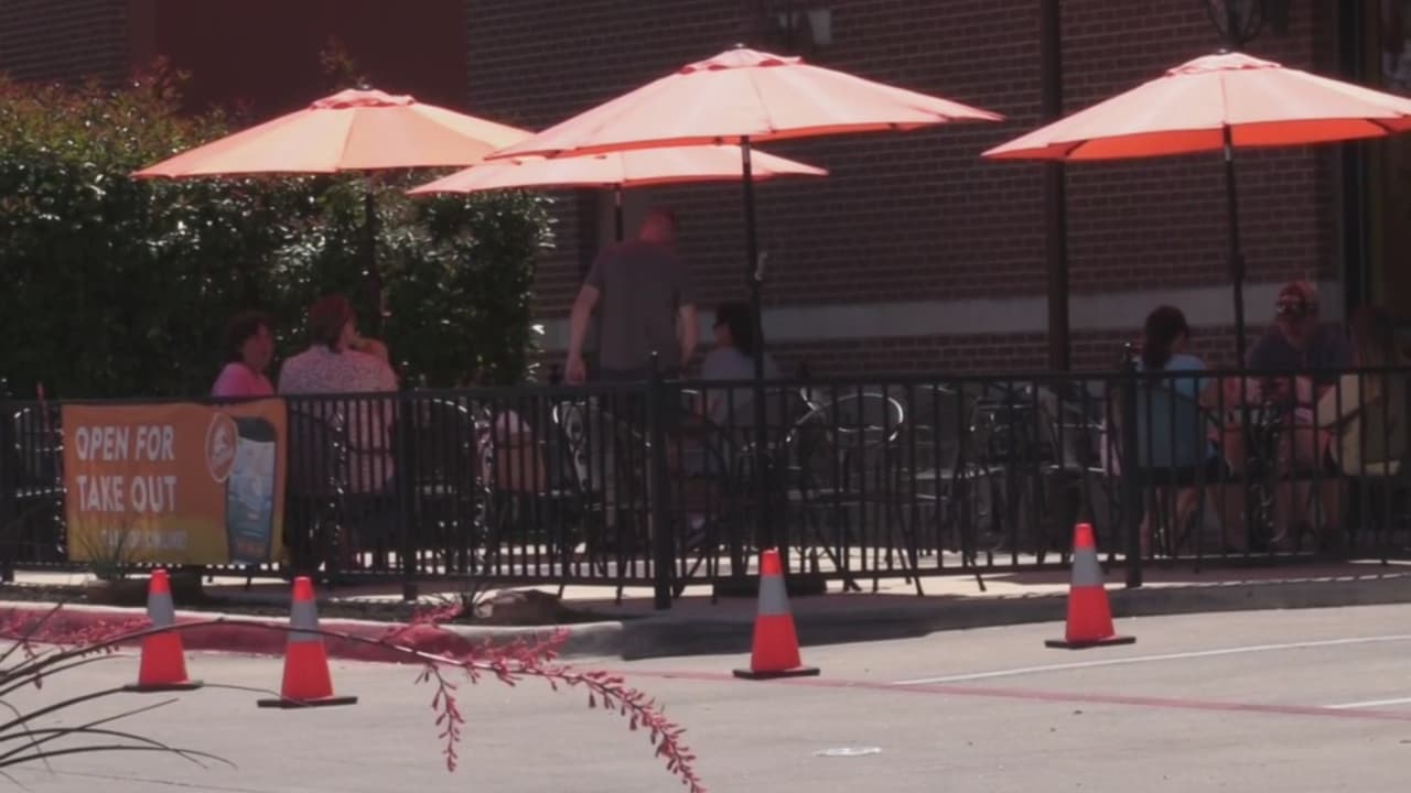 Primer fin de semana que los restaurantes abren en la ciudad de Colleyville sin algunas de las restricciones del coronavirus
