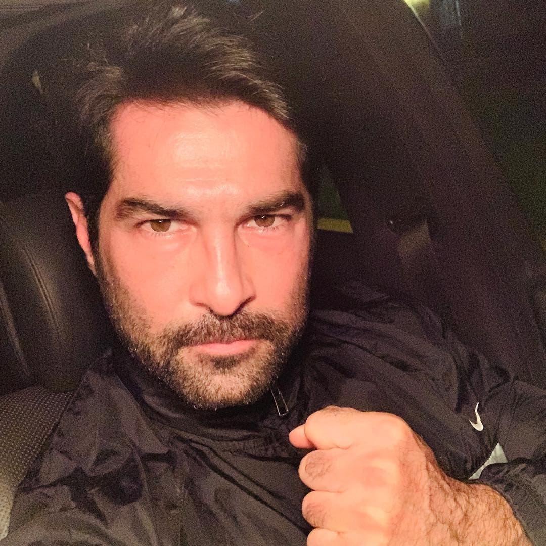 "Fue algo muy curioso, pues yo llamo a las 3 de la tarde y me contesta Cruz. 'Oye Cruz, es que Alicia me dijo que llamara para ver si ya puedo ir por mi hija', y me dice: 'oye, qué raro, porque nos vamos a casar ahorita'", comentó.