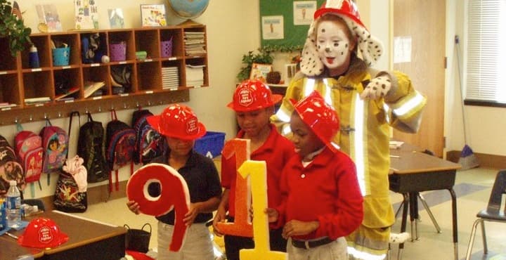 Seguridad contra incendios: prepara a tu familia con ayuda de los bomberos
