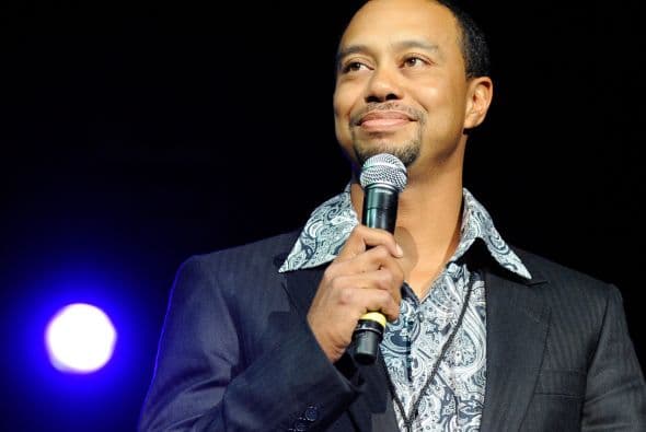 Parte de su dinero proviene de patrocinadores como Nike y Electronic Arts, ambos con Wood como personaje central.