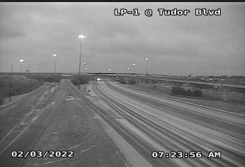 <ul>
 <li class="li1">Ten mucho cuidado en puentes, rampas, pasos elevados y áreas sombreadas, ya que tienden a congelarse primero.</li>
</ul>