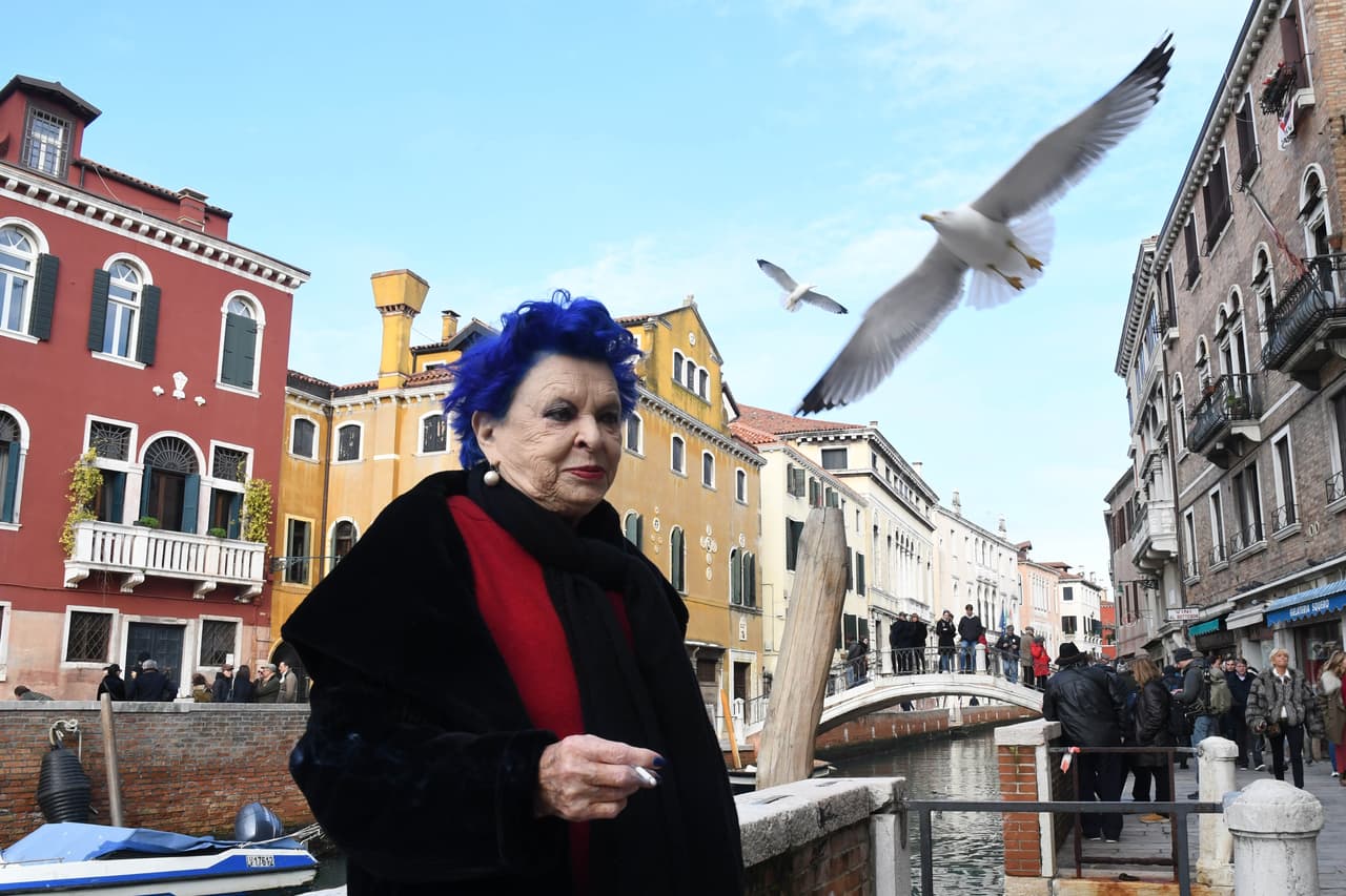 Después hicieron otra ceremonia nupcial en la finca de Villa Paz, en el pueblo de Saelices, en la comunidad autónoma de Castilla-La Mancha. Ese lugar era propiedad del torero y fue allí mismo en donde bautizaron a su primogénito Miguel Bosé, el 12 de julio de 1956. 
<br>