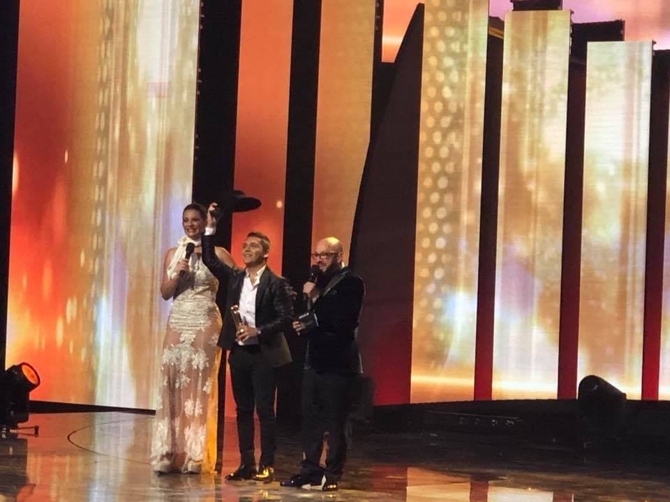 Christian Nodal uno de los premiados de la noche. Este sin duda ha sido el año del joven originario de Sonora, México.