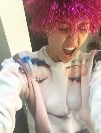 Eso sí, le valen las críticas y nada de lo que se diga sobre ella parece afectarle.