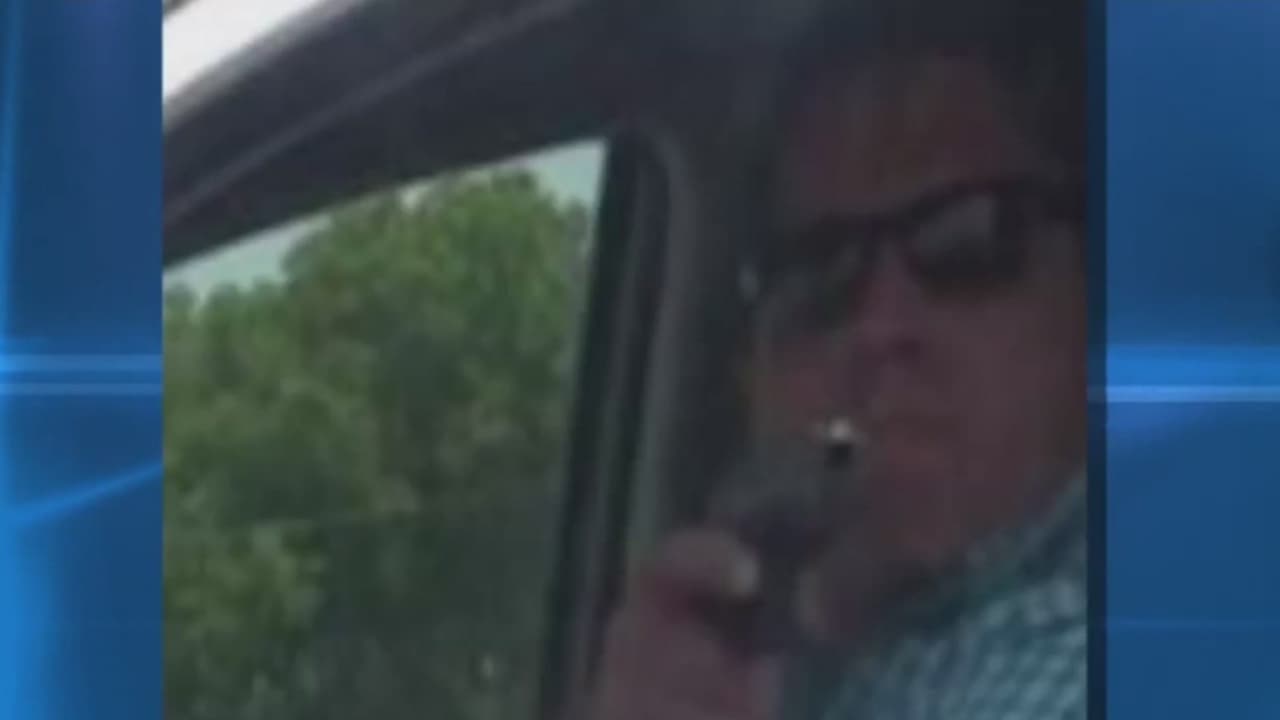 Hombre que le sacó un arma a una conductora en plena autopista alega defensa propia