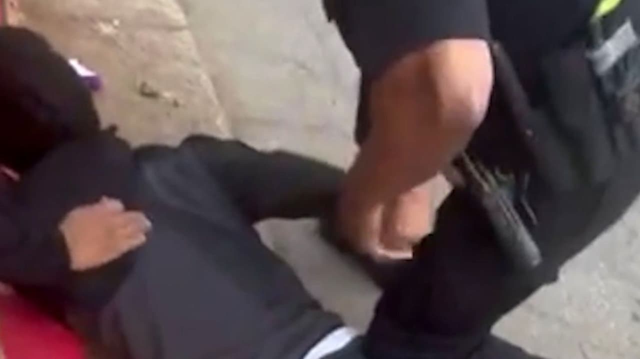 Investigan uso de spray pimienta por oficial escolar tras incidente con estudiante