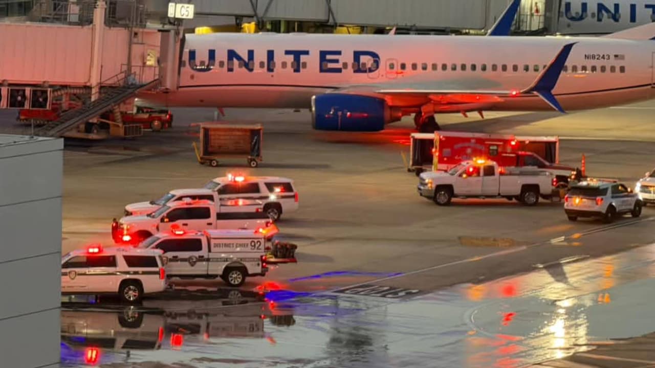 Incendio en un restaurante de la Terminal C Norte del Aeropuerto Intercontinental George Bush