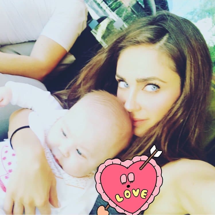 La exRBD nos ha compartido el paso a paso del crecimiento de su hijo, y a decir verdad ha sorprendido a muchos, pues para tener tan sólo 7 meses de nacido luce muy grande, lo que nos hace pensar que será un niño muy alto y guapo, tal y como su mamá.