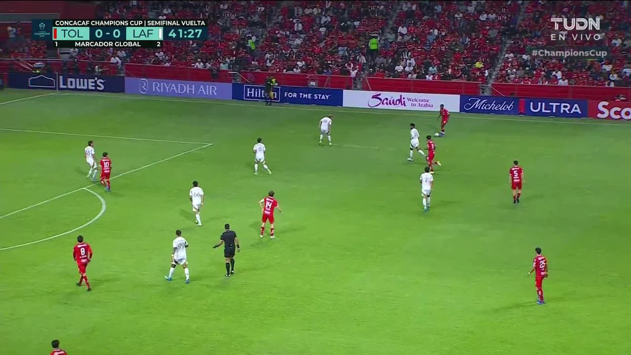 ¡TIRO ATAJADO! disparo por Helinho.