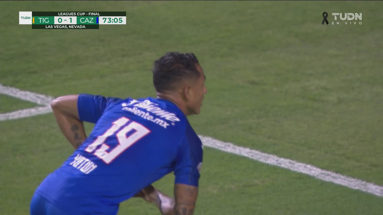 ¡Gol de Cruz Azul! Yotún no perdona y anota el 1-0 de penalti