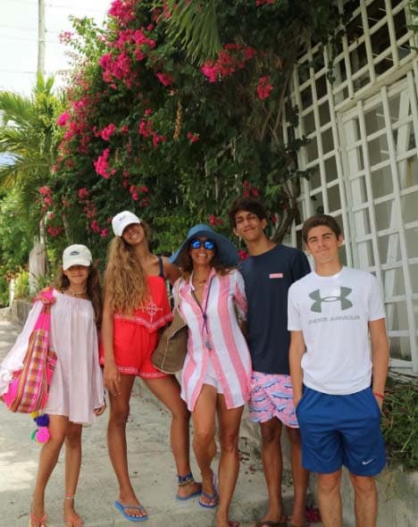 ¡Los hijos de Lili ya están más altos que ella!