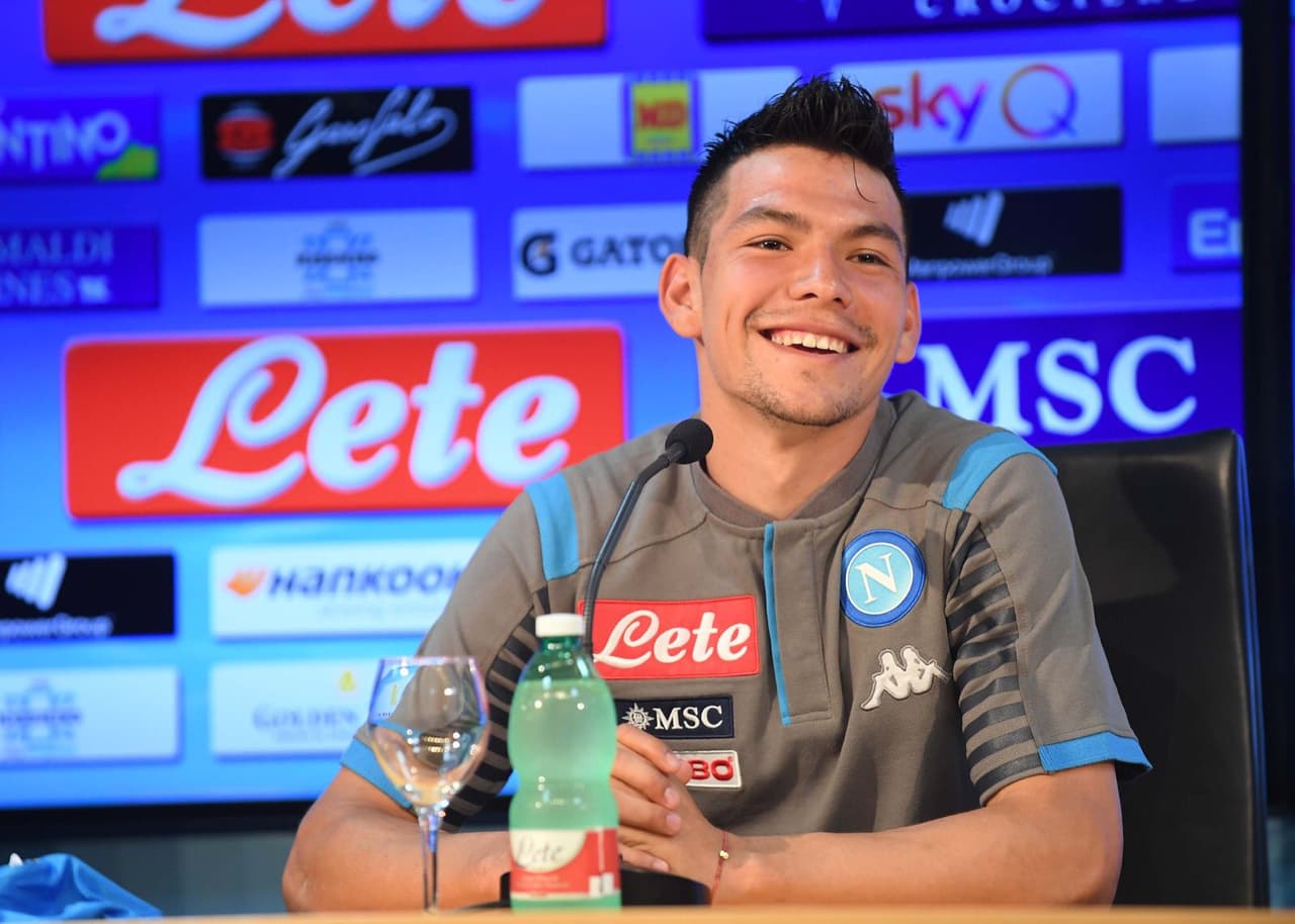 'Chucky' Lozano paralizó a Nápoles en su presentación
