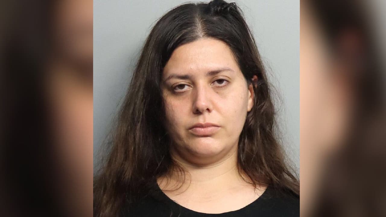 “Pensé que iba a dormir en la calle, pero no ella”: madre acusada de abandonar a su niña de dos años