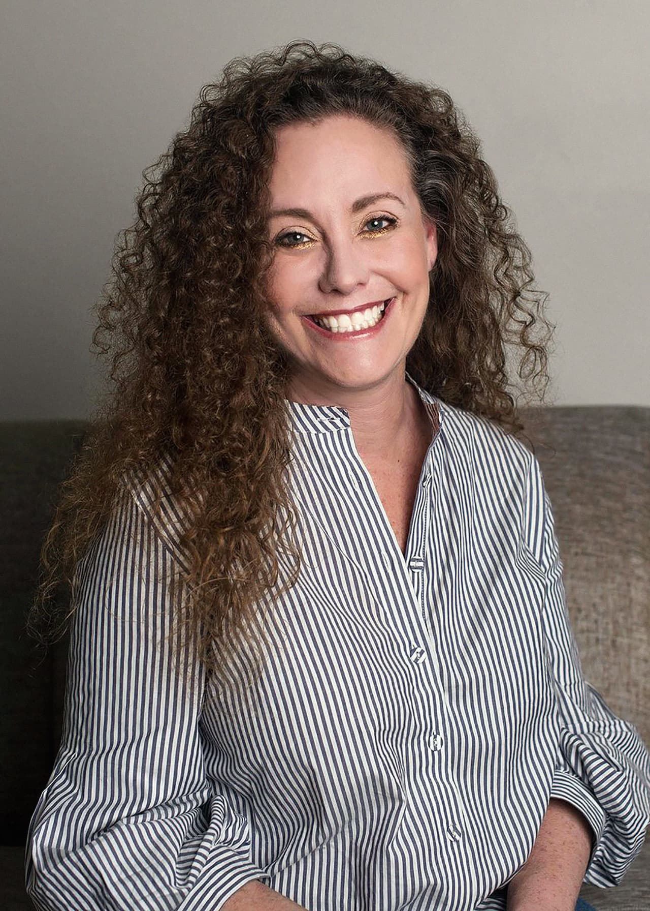 <b>Julie Swetnick.</b> El abogado Michael Avenatti, 
<a href="https://www.univision.com/noticias/corte-suprema/anuncian-que-una-tercera-mujer-tambien-acusara-a-kavanaugh-por-conducta-sexual-inapropiada">el mismo que representa a Stormy Daniels</a>, presentó este miercoles a la tercera mujer que acusa al nominado de haberla agredido sexualmente. En una declaración jurada, Swetnick
<b> </b>aseguró que "aproximadamente" en el año 1982 fue víctima de una violación colectiva durante una fiesta, en la que estaban presentes Brett Kavanaugh y Mark Judge, el amigo del juez a quien Christine Blasey Ford identificó como otro de sus agresores.