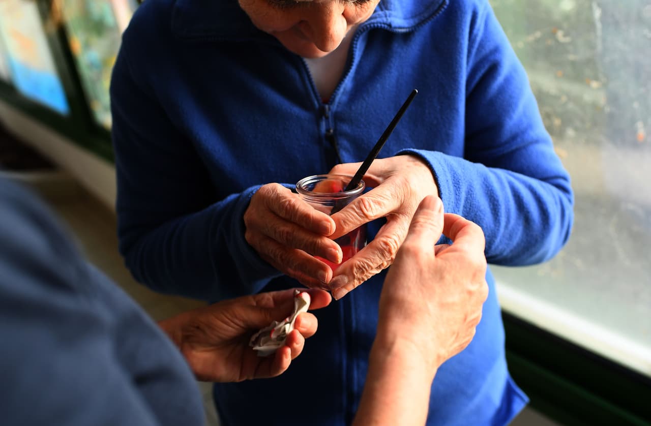 La unidad forma parte de una casa de cuidado para 
<a href="https://www.univision.com/noticias/adultos-mayores">personas de tercera edad</a>, pero aquí el tratamiento y las dinámicas son diferentes.