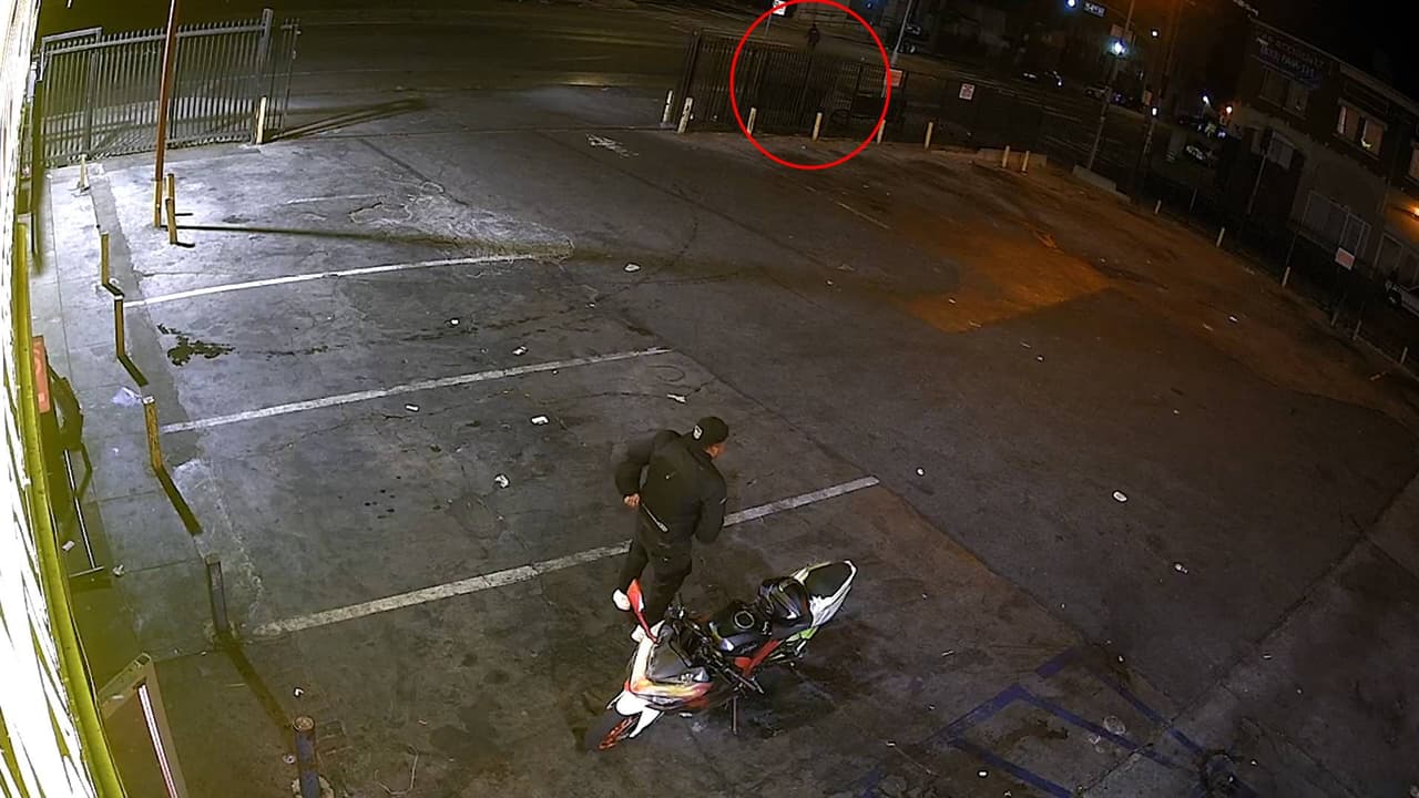 Buscan a sospechoso de atropellar a hispano en el sur de Los Ángeles