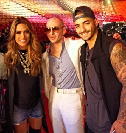 ¡Envidia mil! Nos morimos por tener así de cerquita a Pitbull y Maluma.