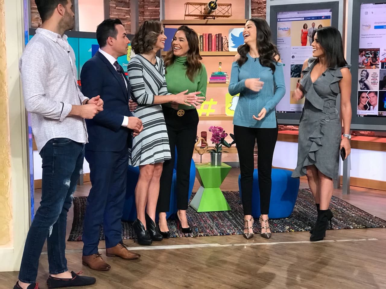 Satcha Pretto anticipó lo amoroso que son los niños con las mamás, mientras todos bromeaban diciendo que podría regalarle la ropa que dejó su pequeño Bruce.