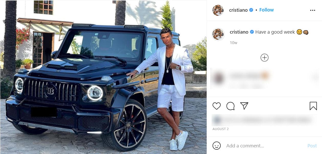 El automóvil, que está valuado en 382,000 dólares y que solo hay 10 en el mundo, fue para celebrar su cumpleaños 36 y posó junto a él en agosto.
<br>